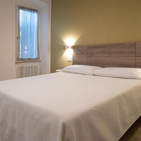 Fiori Sull'Acqua Apartments Песк'єра-дель-Гарда Екстер'єр фото