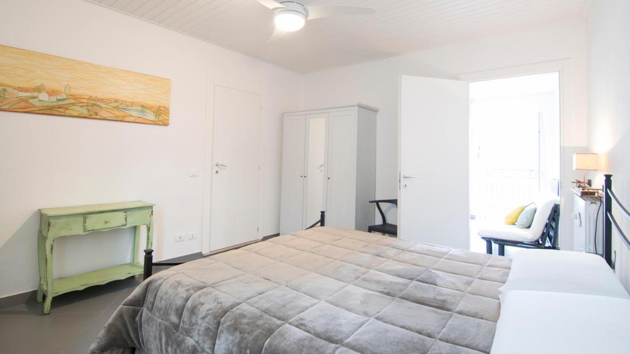 Fiori Sull'Acqua Apartments Песк'єра-дель-Гарда Екстер'єр фото