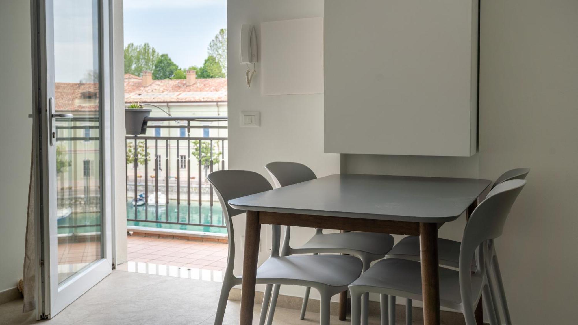 Fiori Sull'Acqua Apartments Песк'єра-дель-Гарда Екстер'єр фото