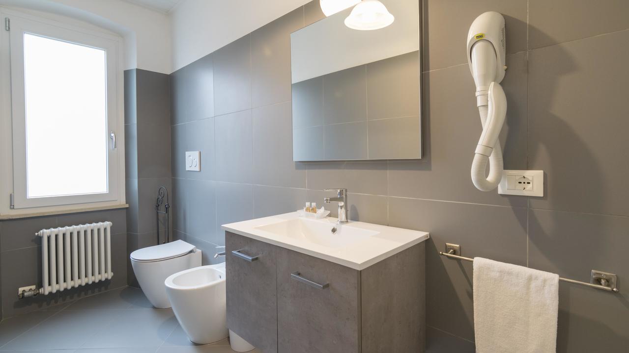 Fiori Sull'Acqua Apartments Песк'єра-дель-Гарда Екстер'єр фото