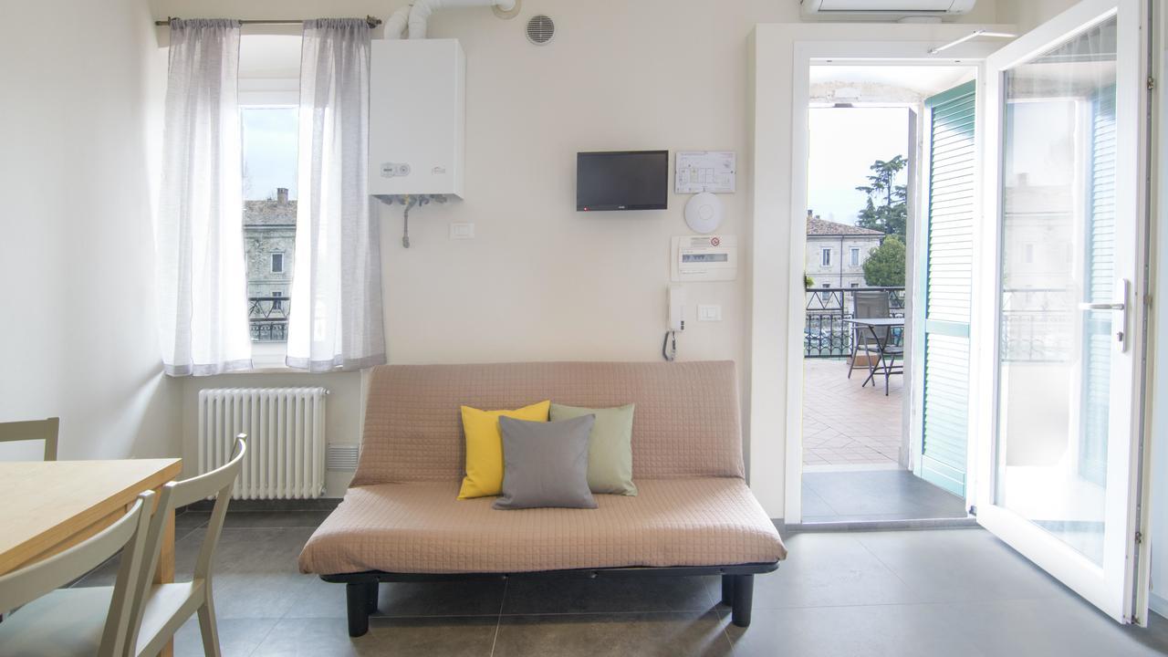 Fiori Sull'Acqua Apartments Песк'єра-дель-Гарда Екстер'єр фото