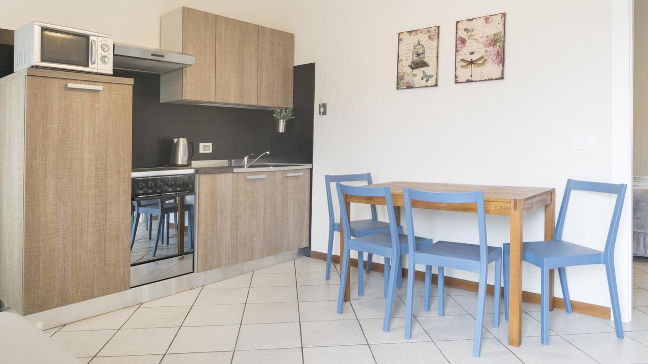 Fiori Sull'Acqua Apartments Песк'єра-дель-Гарда Екстер'єр фото