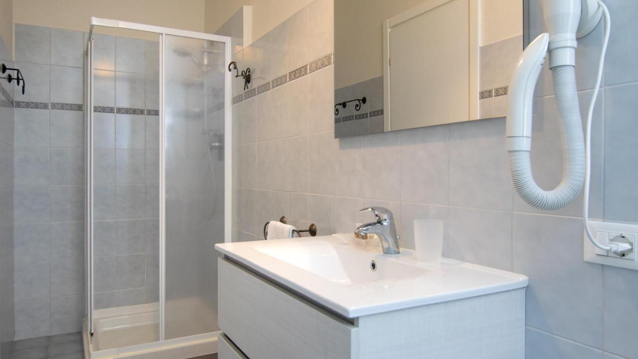 Fiori Sull'Acqua Apartments Песк'єра-дель-Гарда Екстер'єр фото